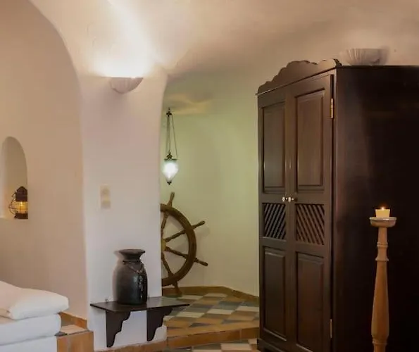 Magic View Canava Oia