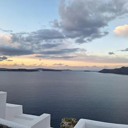 Magic View Canava Oia